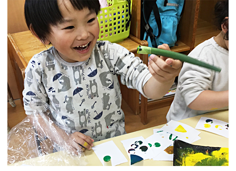 3月 もぐぱく通信 食育 野菜スタンプ 色んなカタチがあるんだなぁ